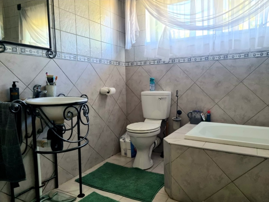 4 Bedroom Property for Sale in El Toro Park Northern Cape
